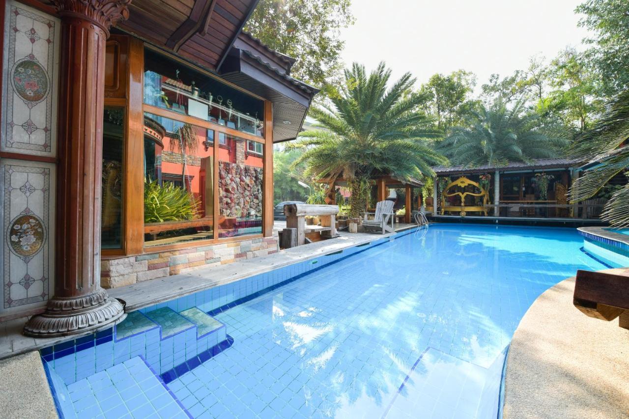 Oyo 549 Maesri Resort Pattaya Bagian luar foto