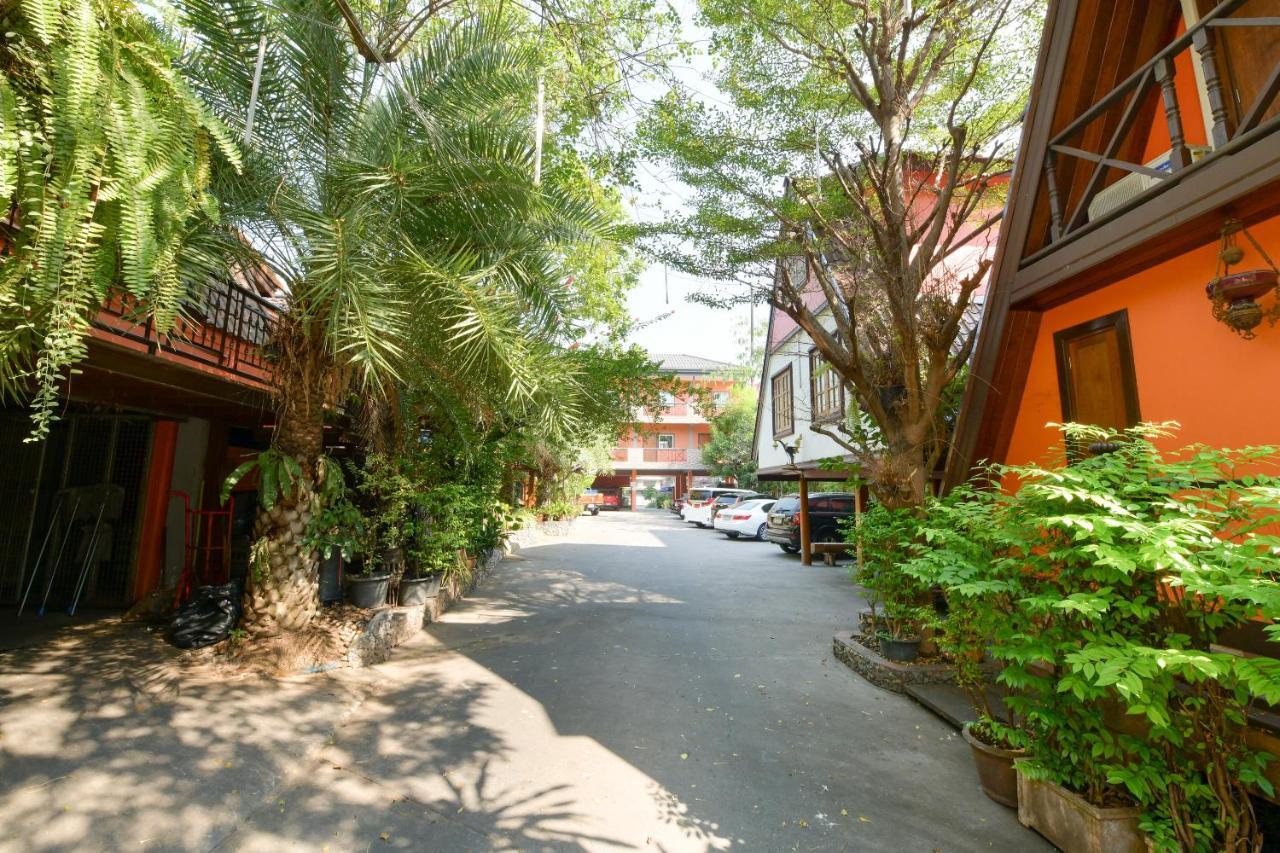 Oyo 549 Maesri Resort Pattaya Bagian luar foto
