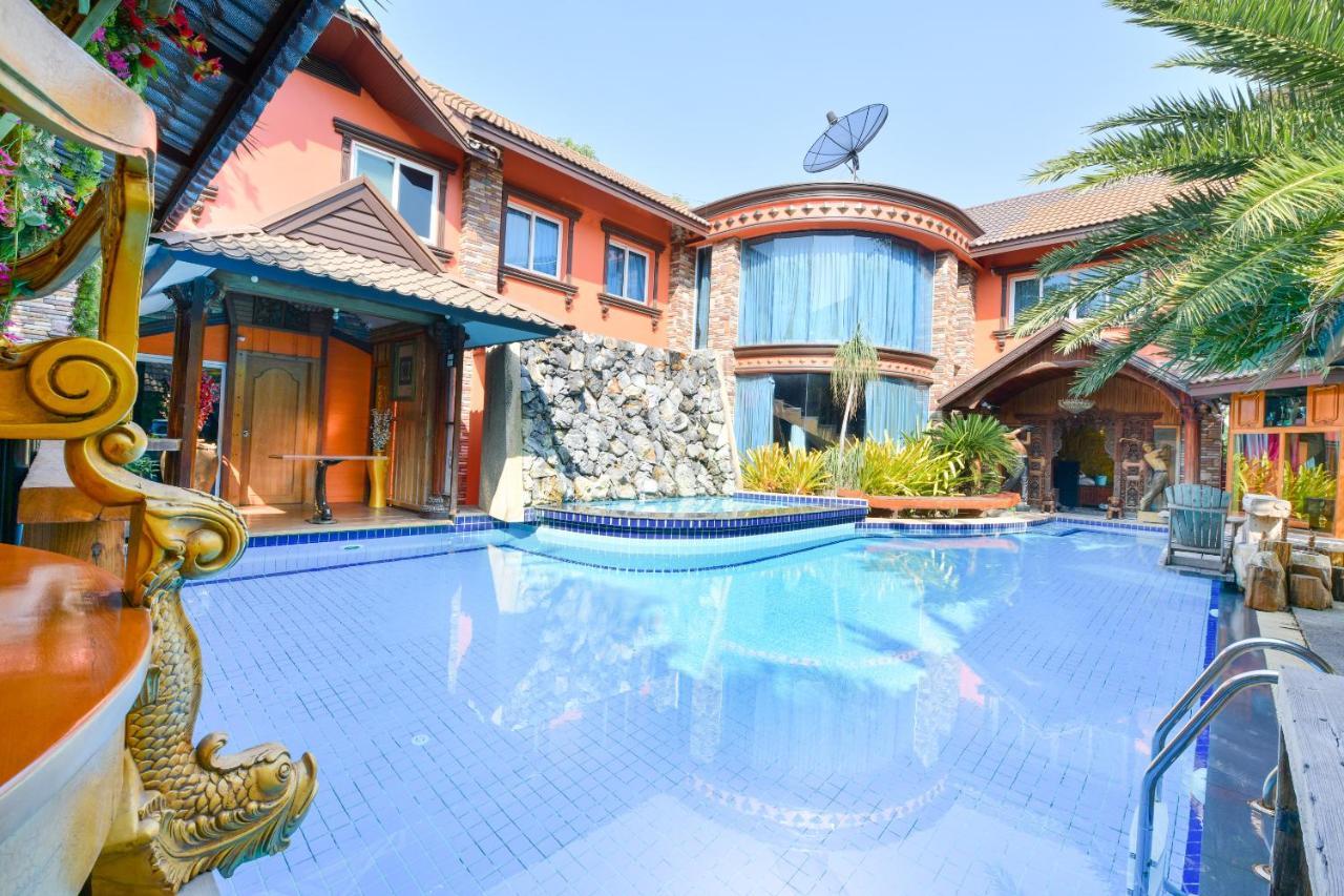 Oyo 549 Maesri Resort Pattaya Bagian luar foto